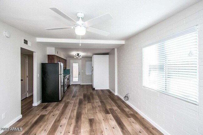 Building Photo - 151 N Elm St