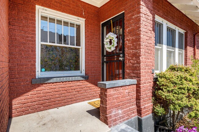 Building Photo - 2023 E 20th Ave
