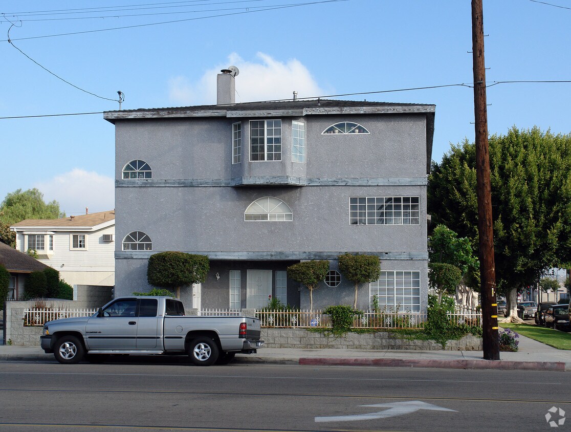 Foto del edificio - 211 N Cedar Ave