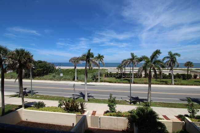 Foto del edificio - 355 S Ocean Dr