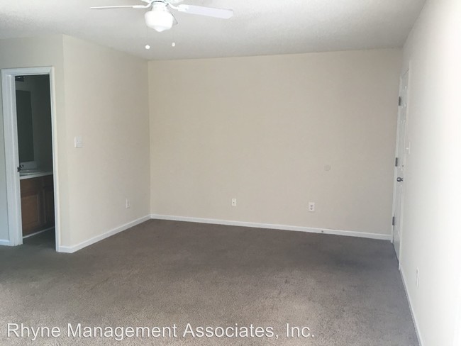 Building Photo - 3 br, 2.5 bath House - 2126 Walnut Bluff Lane