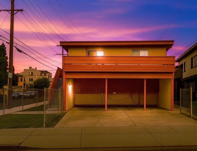 Building Photo - 3802 Shafter Ave