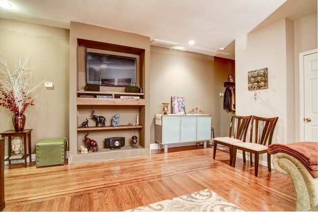Building Photo - 326 Hackensack St