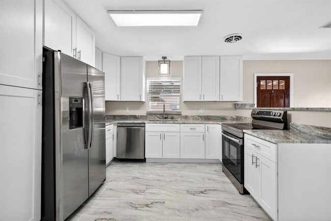 Foto del edificio - 1310 W Woodlawn Ave