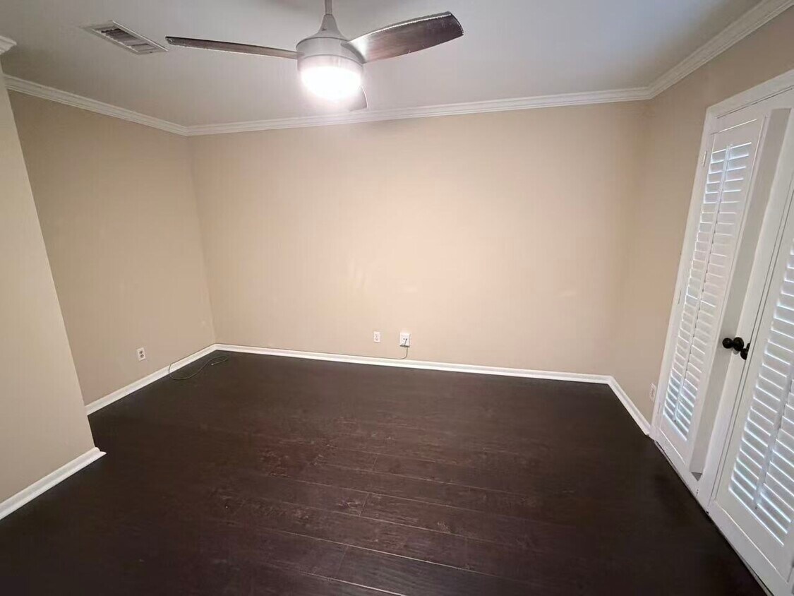 Foto del edificio - 12743 Huntingwick Dr