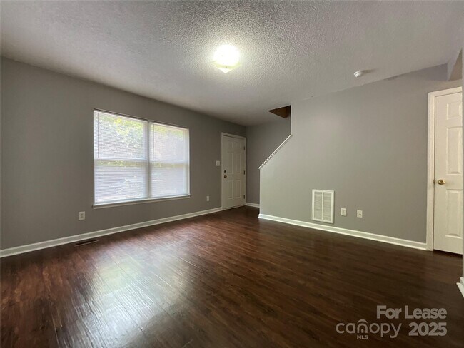 Foto del edificio - 1520 N Main Ave