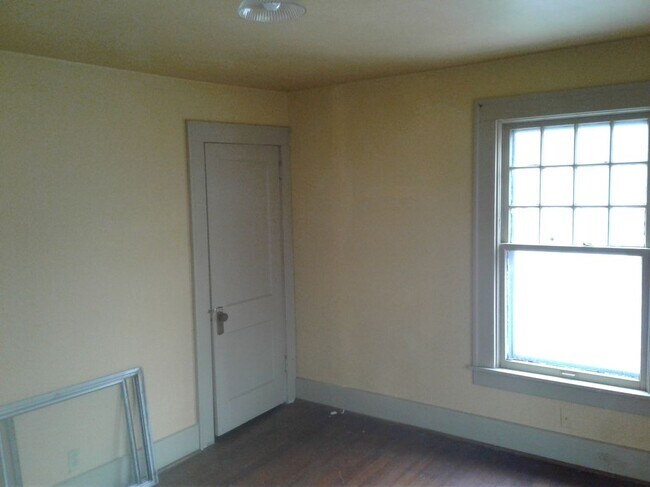 Building Photo - 2065 S 5th St