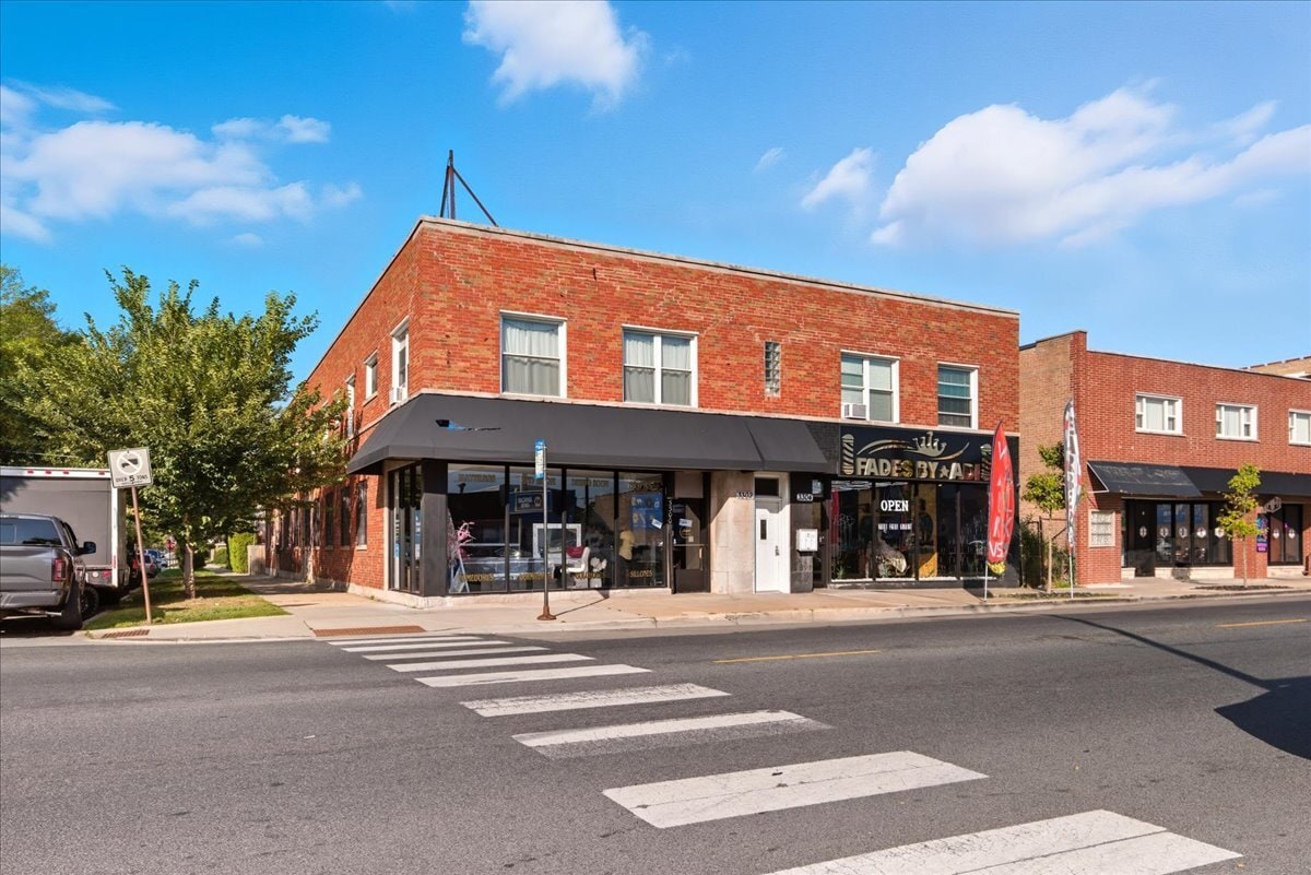 Foto principal - 3302 N Harlem Ave