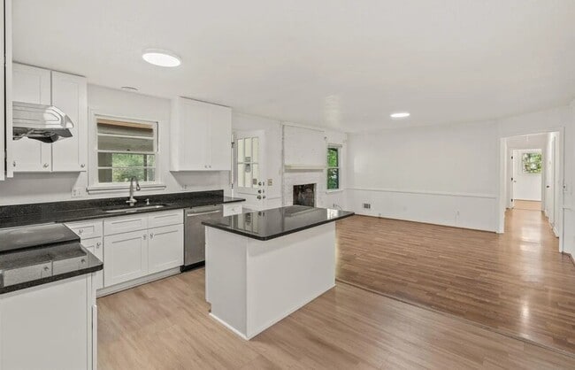 Building Photo - 5227 Bush River Rd