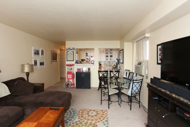 Foto del edificio - 3950 N Lake Shore Dr
