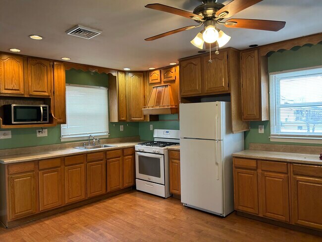 Foto del edificio - 702 Edmunds Ave