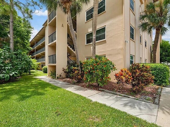 Foto del edificio - 2525 W Bay Dr