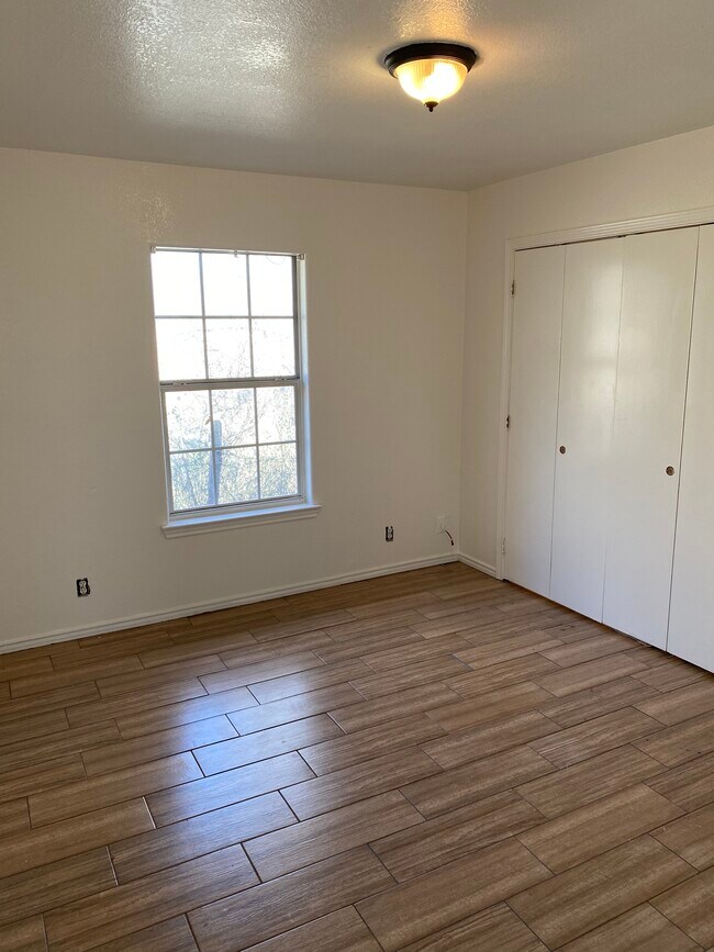 Foto del edificio - 1501 E Thomas St