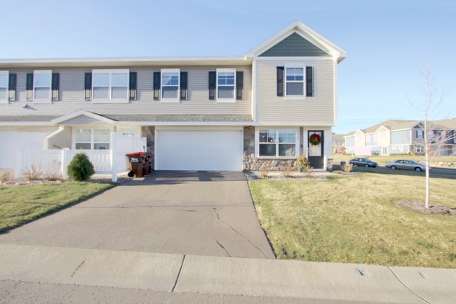Building Photo - 9929 5th St Ln N