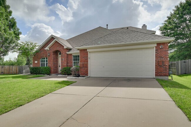 Foto del edificio - Mansfield ISD Split 4 Bedroom Cul-D-Sac Home
