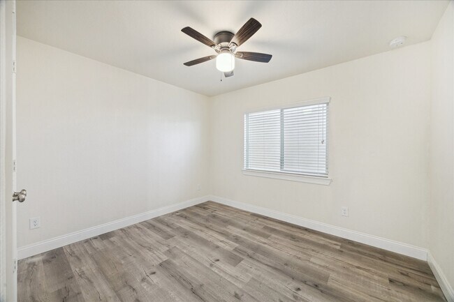 Foto del edificio - 10709 Madden Oaks Pl