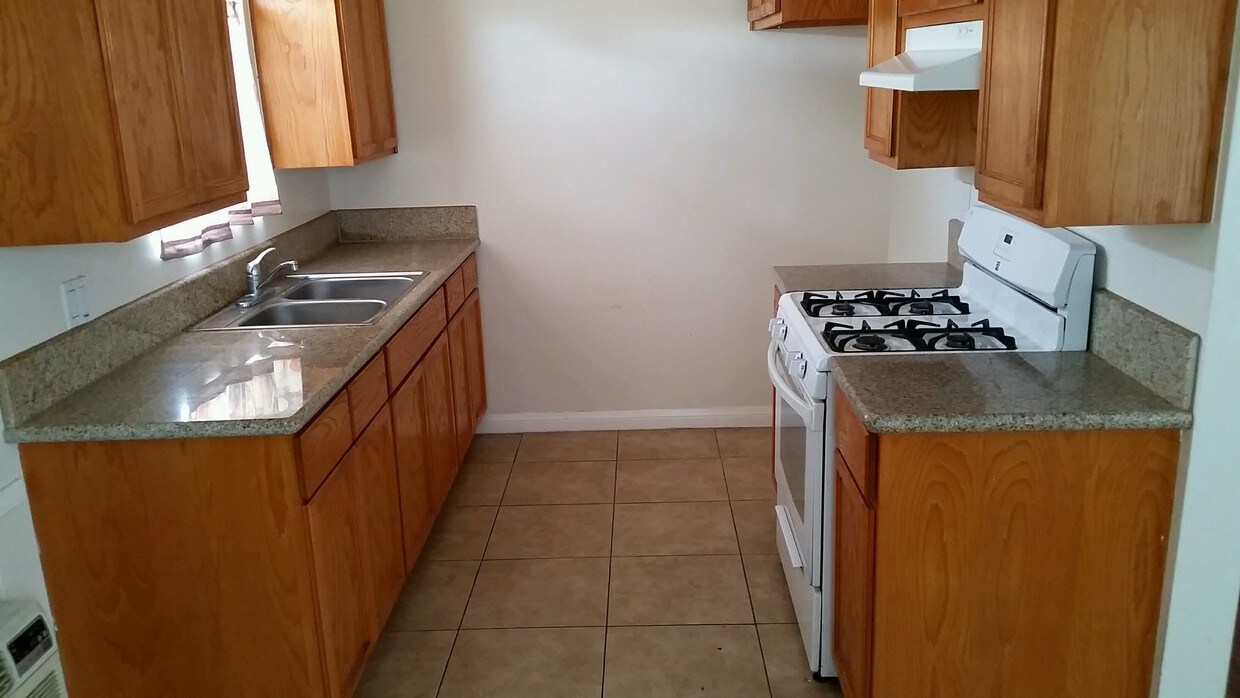 Kitchen - 6610 Whitsett Ave