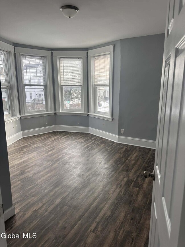 Foto del edificio - 1687 Avenue A