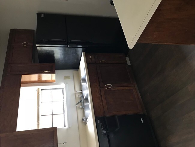 Building Photo - 3711 Oakwood Hills Dr