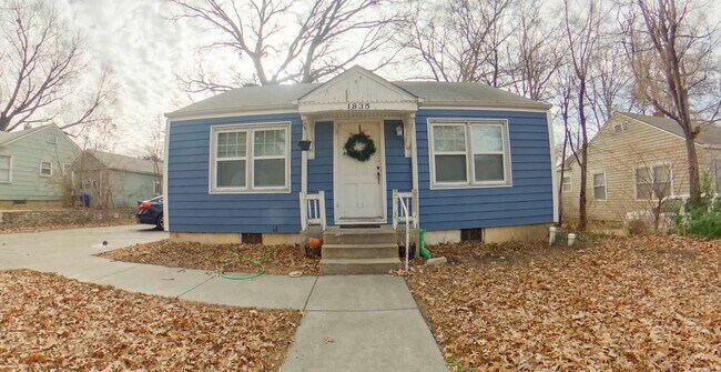 Building Photo - Close to KSU + Off-Street Parking + Fenced-in Yard + Washer & Dryer Included! Available August 1st!