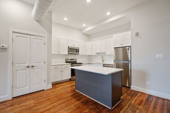 Building Photo - 3233 O'Donnell St