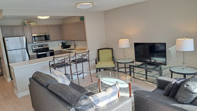 Building Photo - 30 E Huron St