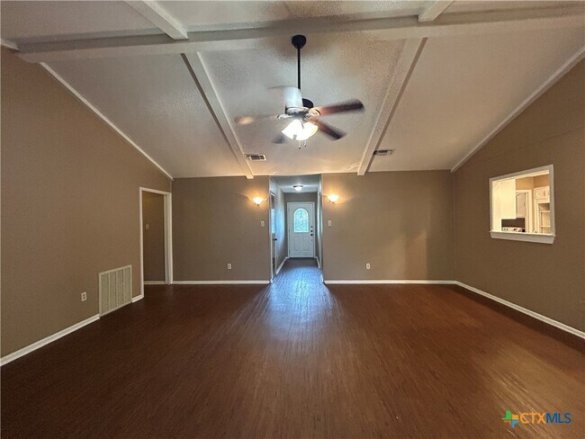Building Photo - 826 Timber Dr