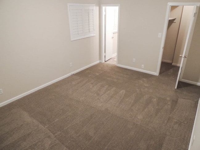 Building Photo - 4019 Seven Hills Ct