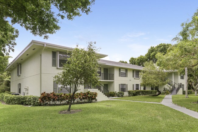 Building Photo - 1901 Sabal Ridge Ct