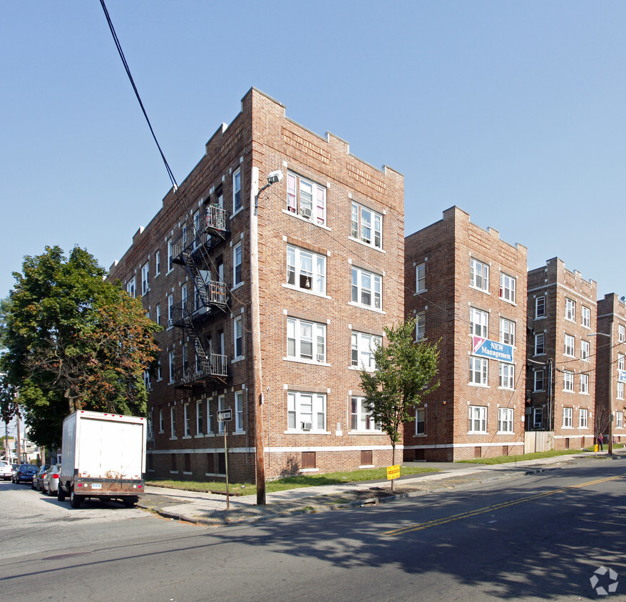 Building Photo - Bridgeport Gardens