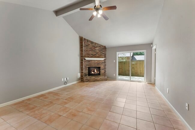 Building Photo - 1010 E Red Cedar Cir