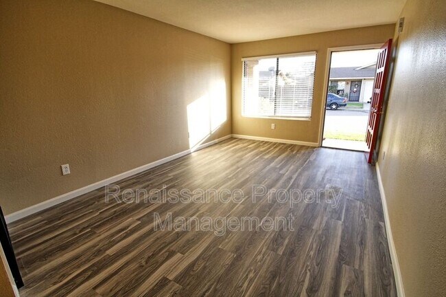 Building Photo - 1394 Pajaro Ave