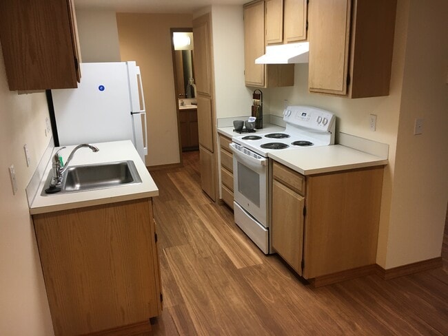 Building Photo - Meridian Place Apartments