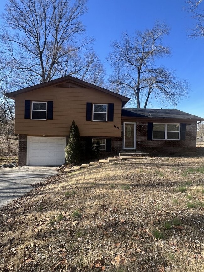 Building Photo - 5899 Stonewall Dr