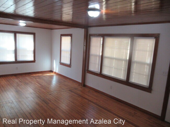Foto del edificio - 2 br, 1 bath House - 3412 Laverne Dr. E