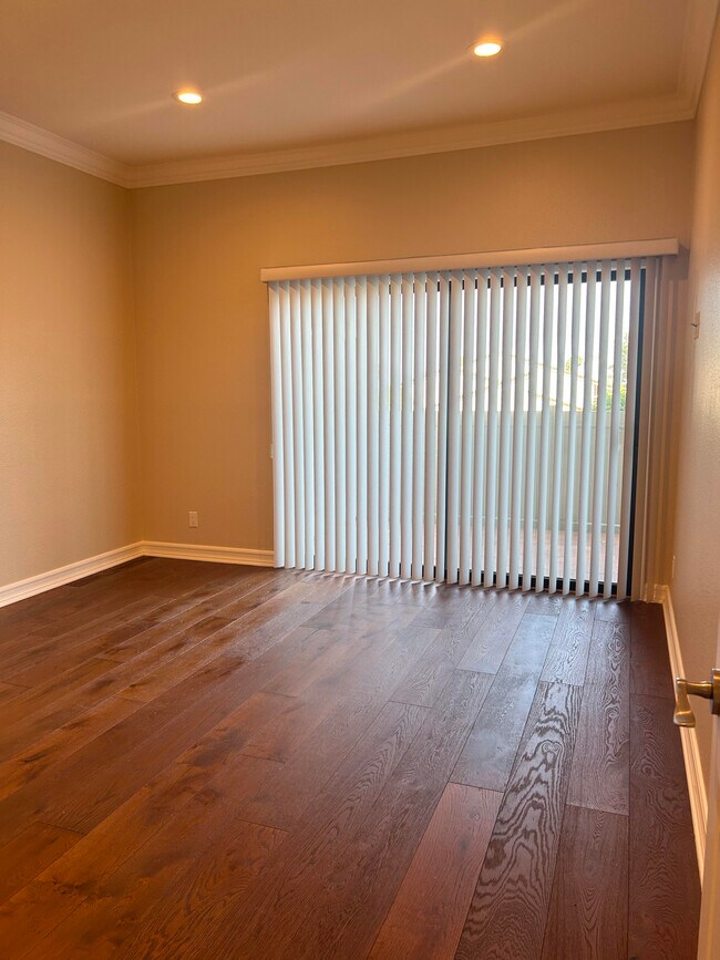 Building Photo - 1831 Caddington Dr
