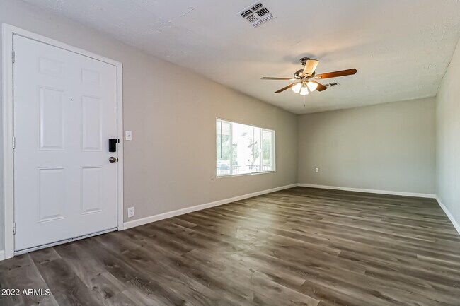 Building Photo - 1310 W Ironwood Dr
