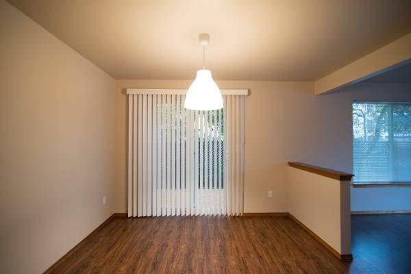 Building Photo - 322 Maple Ave