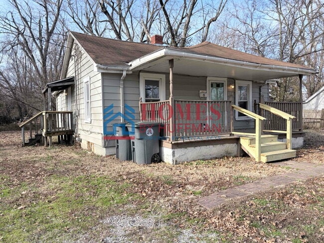 Building Photo - Two Bedroom House