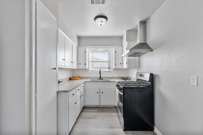 Foto del edificio - 833 Dutch St