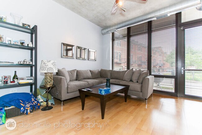 Foto del edificio - 1000 N Kingsbury St