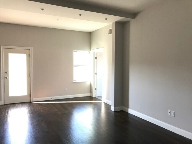 Building Photo - 10 Merrymount Rd