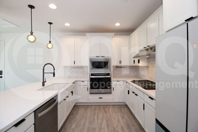 Building Photo - 25830 N 20th Ln