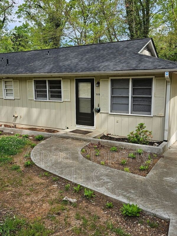 Building Photo - 300-B Amherst Dr