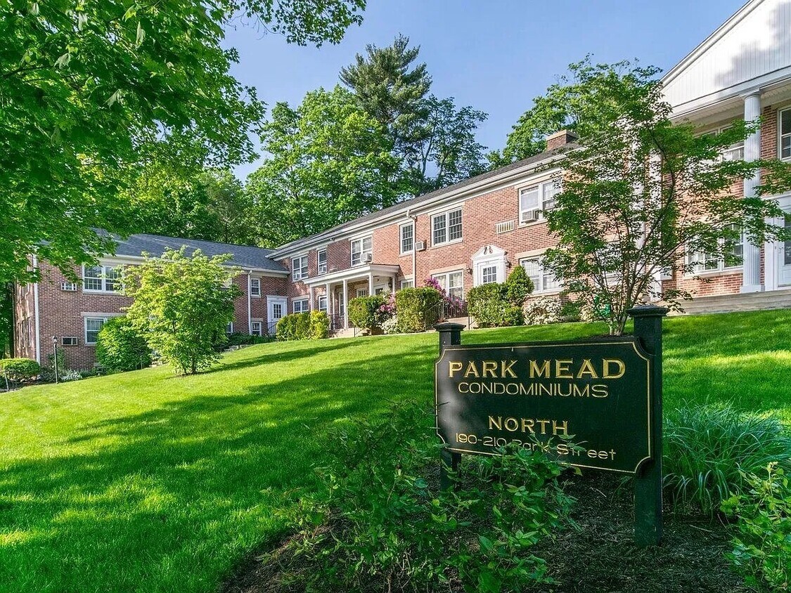 Primary Photo - 206 Park St