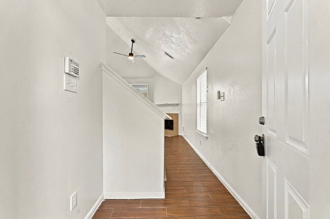 Building Photo - 7842 Winding Creek View