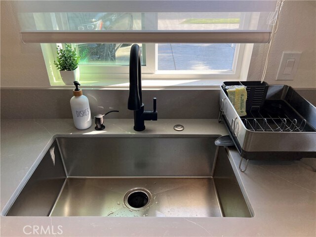 Foto del edificio - 3593 Thor Ave