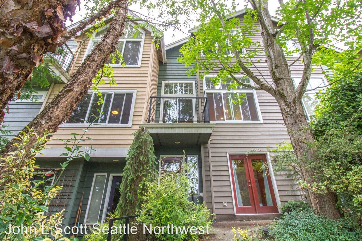 Primary Photo - 2 br, 2 bath House - 127 25th Ave E #B