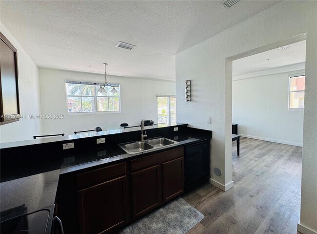 Foto del edificio - 10800 NW 88th Terrace