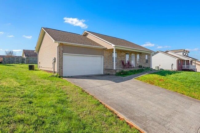 Building Photo - 2132 Murphys Chapel Dr